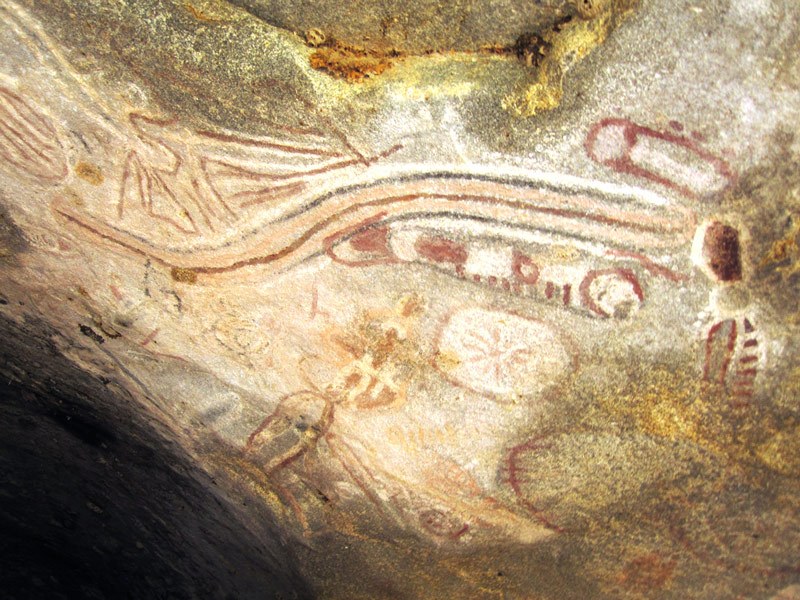 Paintings at Tchitundu Hulu. Image ID: angtch0010004