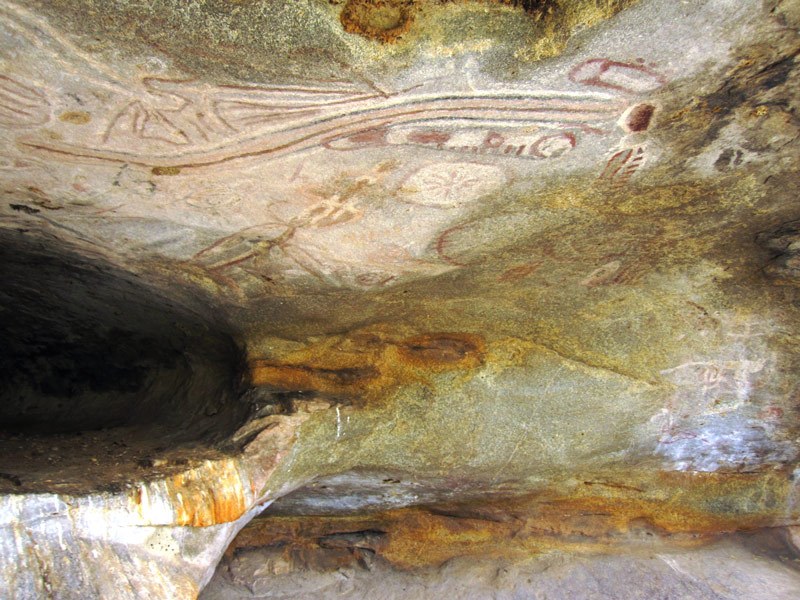 Tchitundu Hulu rock art shelter. Image ID: angtch0010005