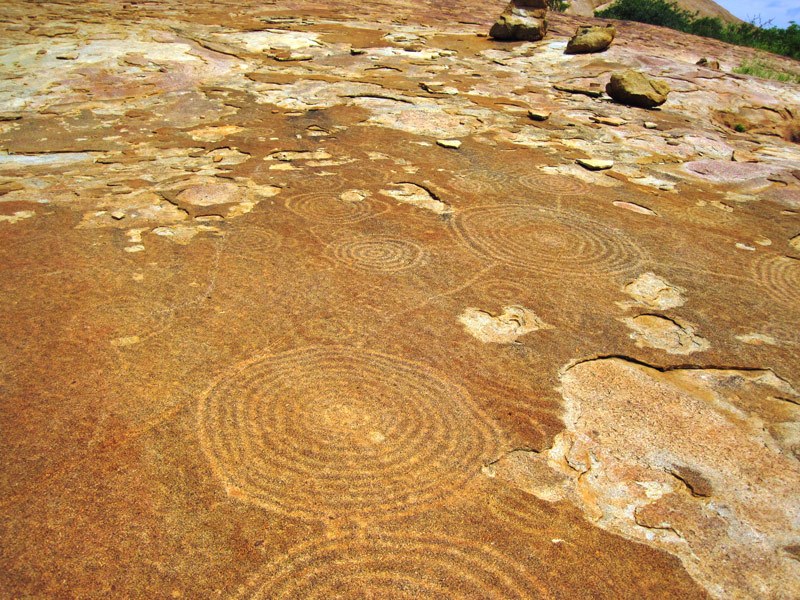 Close up of the spiral engravings at Tchitundu Hulu. Image ID: angtch0010009