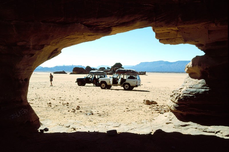Tassili du Kozen. Entrance to the cave at Tassili du Kozen. Image ID: chatdk0020002