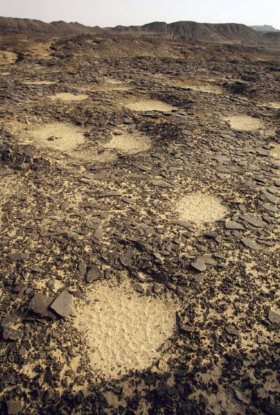 Bahariya Oasis. Different views (probably natural) saucer-shaped depression on plateau top. ID: egywde0010002