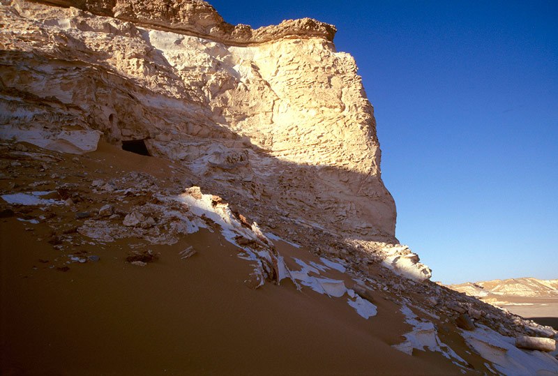Wadi el Obeyied. Views of entrance to el-Obeiyed Cave. Image ID: egyweo0010005