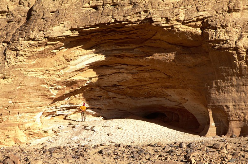 Wadi Sura. Close-up of right shelter. Image ID: egywsu0010004