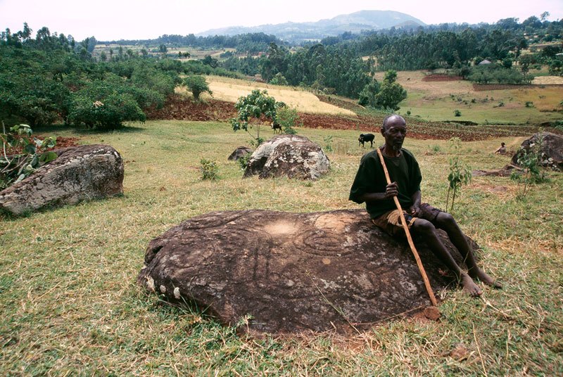 Borossa, Ethiopia. Sandstone boulder with engravings. Image ID: ethsod0060007