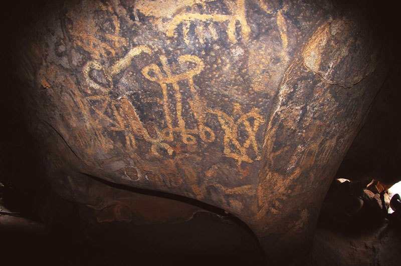 Dhayamole. Close-up of complicated symbols. Image ID: somdha0020010